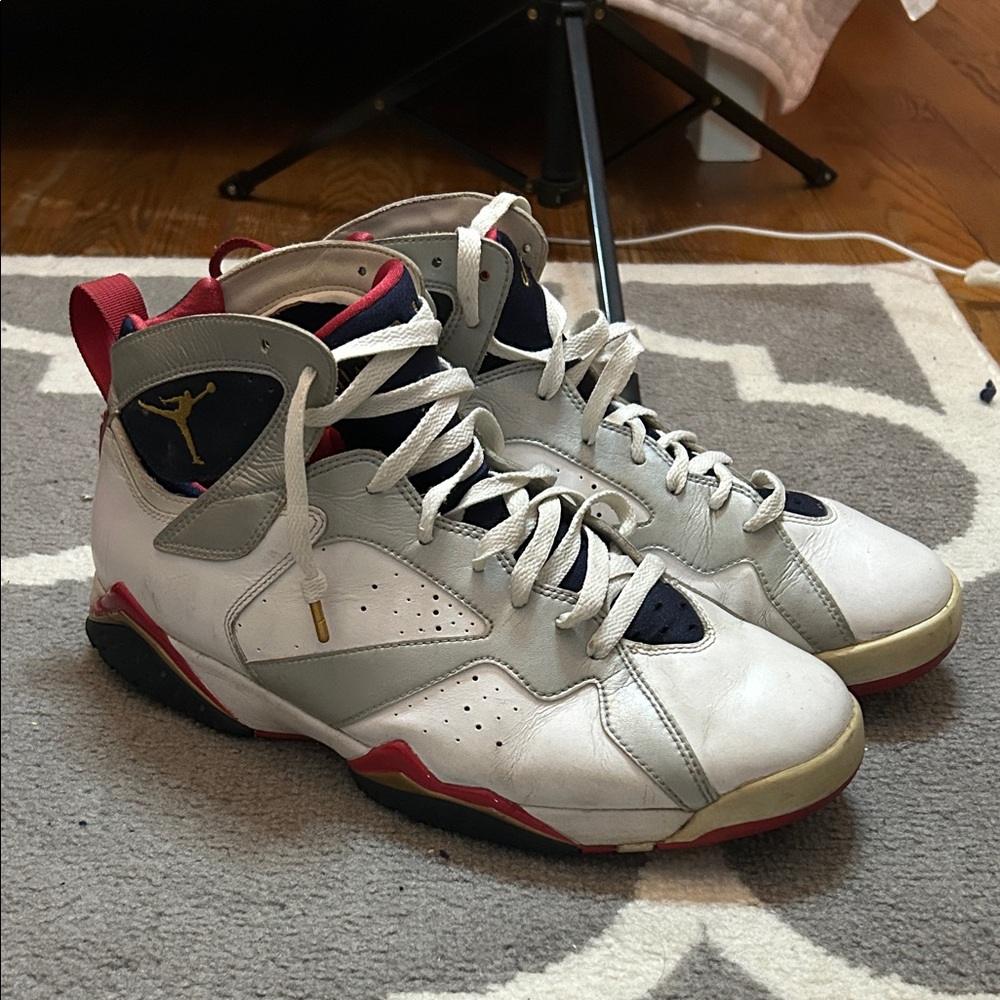 Jordan Sneakers White and Red